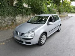 Silber Gebraucht 2004 VW Golf V Kleinwagen | 1.700 € (Fairer Preis)