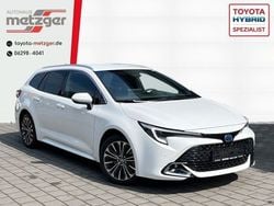 Platinumweiß perleffekt Gebraucht 2024 Toyota Corolla Team Kombi | 31.220 € (Fairer Preis)