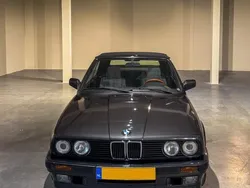 Schwarz Gebraucht 1993 BMW 320 Cabriolet Cabrio | 18.750 €
