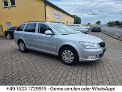 Silber Gebraucht 2012 Skoda Octavia Family Kombi | 3.500 € (Teuer)