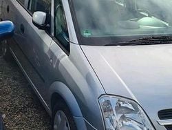 Silber Gebraucht 2003 Opel Meriva Van / Kleinbus | 500 € (Fairer Preis)