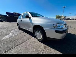 Grau Gebraucht 2001 Seat Ibiza Kleinwagen | 1.550 € (Etwas zu teuer)