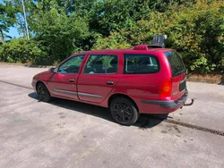Rot Gebraucht 2001 Renault Mégane GrandTour Kombi | 200 € (Fairer Preis)