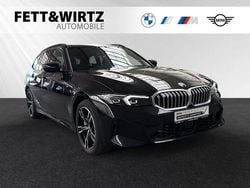 Saphirschwarz metallic Gebraucht 2025 BMW 330 Performance Kombi | 39.390 € (Superpreis)