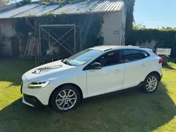 Weiß Gebraucht 2016 Volvo V40 CC Kombi | 11.000 € (Guter Preis)