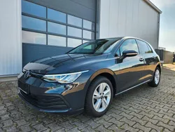 Grau Gebraucht 2022 VW Golf VIII Life Limousine | 17.990 € (Guter Preis)
