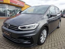 Grau Gebraucht 2017 VW Touran Highline Van / Kleinbus | 19.950 € (Fairer Preis)