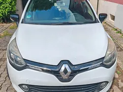 Weiß Gebraucht 2013 Renault Clio IV Experience Kleinwagen | 2.800 € (Guter Preis)