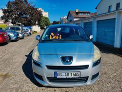 Silber Gebraucht 2010 Peugeot 5008 Tendance Van / Kleinbus | 2.200 € (Guter Preis)