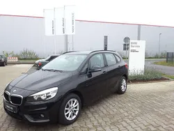 Black sapphire metallic Gebraucht 2017 BMW 218 Van / Kleinbus | 14.850 € (Fairer Preis)