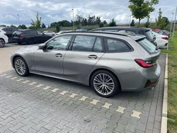 Grau Gebraucht 2021 BMW 330e Sport Line Kombi | 25.999 € (Guter Preis)