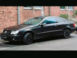 Schwarz Gebraucht 2003 Mercedes 200 Limousine | 2.500 €