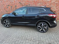 Schwarz Gebraucht 2018 Nissan Qashqai Tekna SUV | 18.990 € (Fairer Preis)