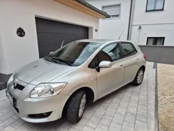 Grau Gebraucht 2008 Toyota Auris Limousine | 4.150 € (Fairer Preis)