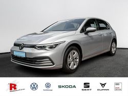 Silber Gebraucht 2023 VW Golf VIII Life Limousine | 27.990 € (Etwas zu teuer)