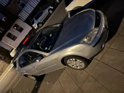 Silber Gebraucht 2002 Ford Mondeo Limousine | 1.000 €