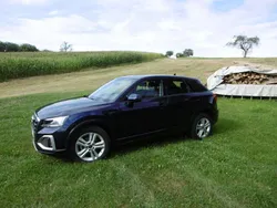 Blau Gebraucht 2023 Audi Q2 Advanced SUV | 26.000 € (Guter Preis)