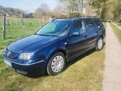 Blau Gebraucht 2002 VW Bora Limousine | 599 € (Guter Preis)