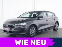 Grau Gebraucht 2023 Ford Focus Titanium Kombi | 19.765 € (Superpreis)