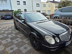 Schwarz Gebraucht 2007 Mercedes E350 Classic Limousine | 11.800 €