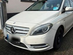 Weiß Gebraucht 2012 Mercedes B180 Van / Kleinbus | 3.700 € (Superpreis)