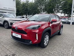 Karminarot metallic Gebraucht 2023 Toyota Yaris Hybrid Connect Style | 24.870 € (Fairer Preis)