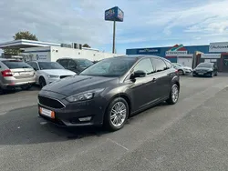 Beige Gebraucht 2017 Ford Focus Cool & Connect Limousine | 8.690 € (Fairer Preis)
