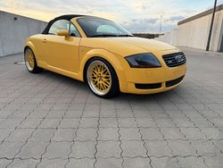 Gelb Gebraucht 2001 Audi TT Roadster Cabrio | 8.990 €