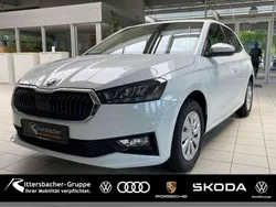 Moonweiss metallic Gebraucht 2025 Skoda Fabia Essence Limousine | 18.490 € (Fairer Preis)