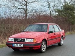 Rot Gebraucht 1992 Volvo 440 Kleinwagen | 1.900 €