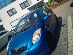 Blau Gebraucht 2007 Toyota Yaris Kleinwagen | 2.300 €