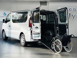 Grau Gebraucht 2016 Opel Vivaro Van | 27.950 €