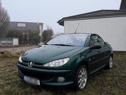 Gebraucht 2004 Peugeot 206 CC Roland Garros Cabrio | 2.899 € (Etwas zu teuer)
