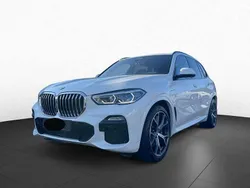 Alpinweiss iii Gebraucht 2021 BMW X5 M Sport SUV | 54.850 € (Fairer Preis)