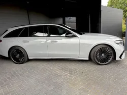 Grau Gebraucht 2024 Mercedes E300 Premium Plus Limousine | 76.940 €