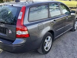 Schwarz Gebraucht 2005 Volvo V50 Momentum Kombi | 2.550 € (Fairer Preis)