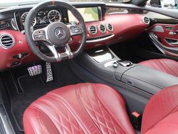 Diamantweiß bright metallic Gebraucht 2015 Mercedes S63 AMG AMG Coupé | 129.999 €