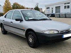 Silber Gebraucht 1995 Ford Mondeo Limousine | 1.200 €