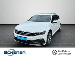 Gletscherweiß metallic Gebraucht 2023 VW Passat GTE Kombi | 34.200 € (Guter Preis)