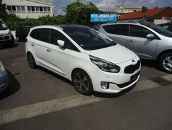Schneeweiss Gebraucht 2015 Kia Carens Spirit Van / Kleinbus | 7.995 € (Guter Preis)