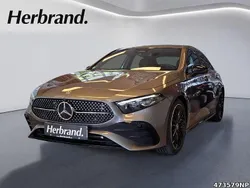Grau Gebraucht 2025 Mercedes A220 AMG Line Premium Plus Kleinwagen | 39.990 € (Fairer Preis)