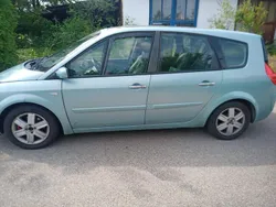 Grün Gebraucht 2008 Renault Grand Scénic II Van / Kleinbus | 1.771 €