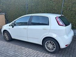 Weiß Gebraucht 2012 Fiat Grande Punto Kleinwagen | 2.950 € (Guter Preis)
