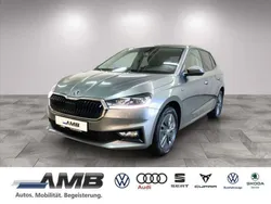 5x graphitegrau metallic Gebraucht 2024 Skoda Fabia Drive Limousine | 20.880 € (Guter Preis)