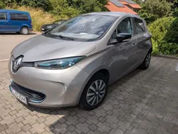 Grau Gebraucht 2014 Renault Zoe Life Kleinwagen | 6.500 € (Etwas zu teuer)