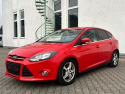 Rot Gebraucht 2012 Ford Focus Limousine | 2.690 € (Superpreis)