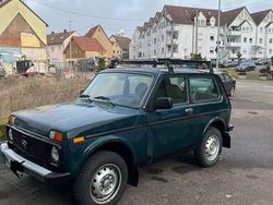 Grün Gebraucht 2010 Lada niva SUV | 3.500 € (Teuer)