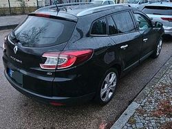 Schwarz Gebraucht 2010 Renault Mégane III Kombi | 2.900 € (Teuer)