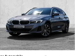 Skyscraper grau Gebraucht 2024 BMW 318 Comfort Edition Kombi | 37.500 € (Etwas zu teuer)