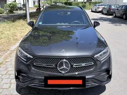 Grau Gebraucht 2023 Mercedes GLC200 Advanced SUV | 48.000 € (Fairer Preis)